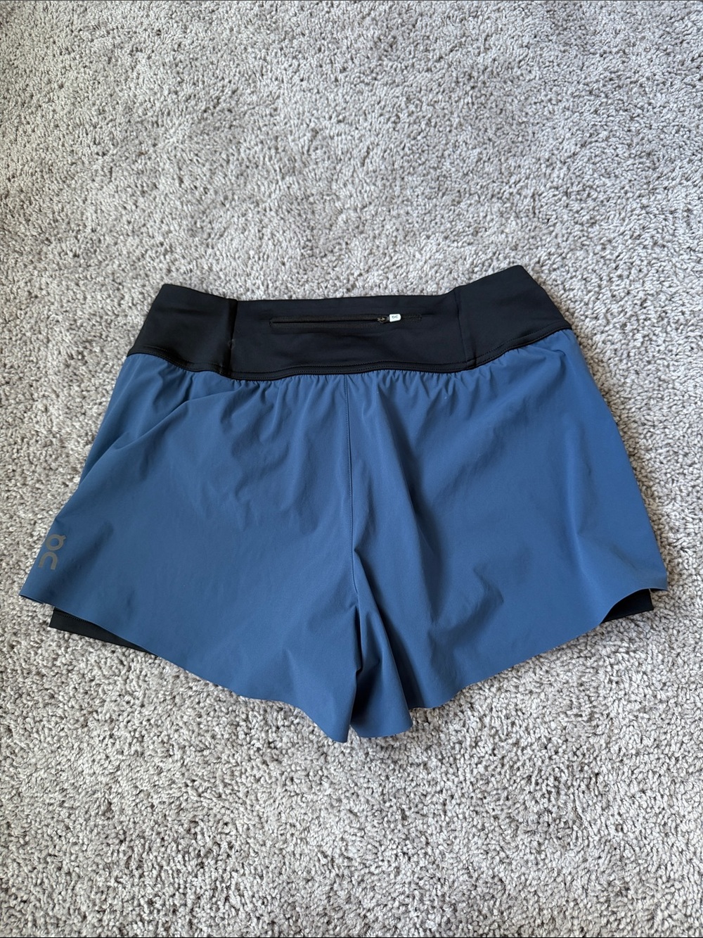 On Cloud Running Shorts - Picture 2 of 3